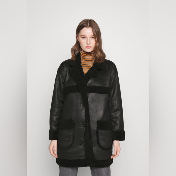 Hollister Co. LONG SHEARLING COAT - Classic coat - Picture 4 of 10